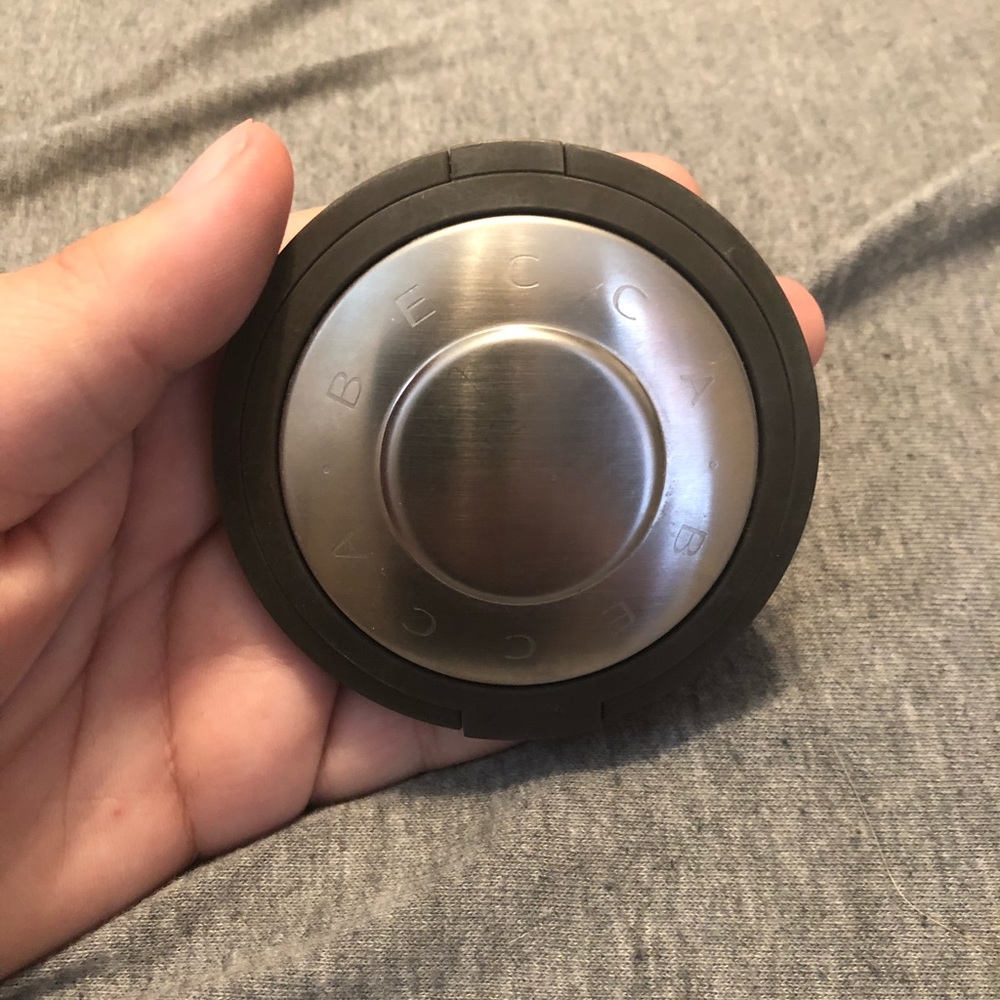 Becca highlighter in Opal
